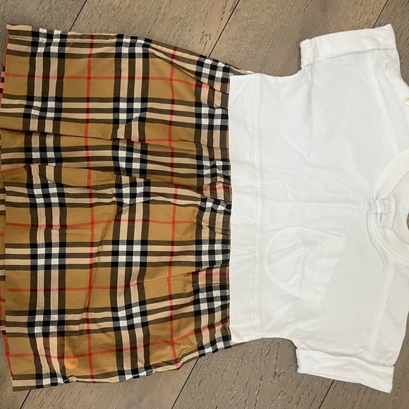 Burberry Classic White Tee - Picture 1 of 3